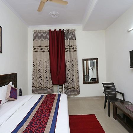 Oyo 8910 Celeste Inn 그레이터 노이다 외부 사진