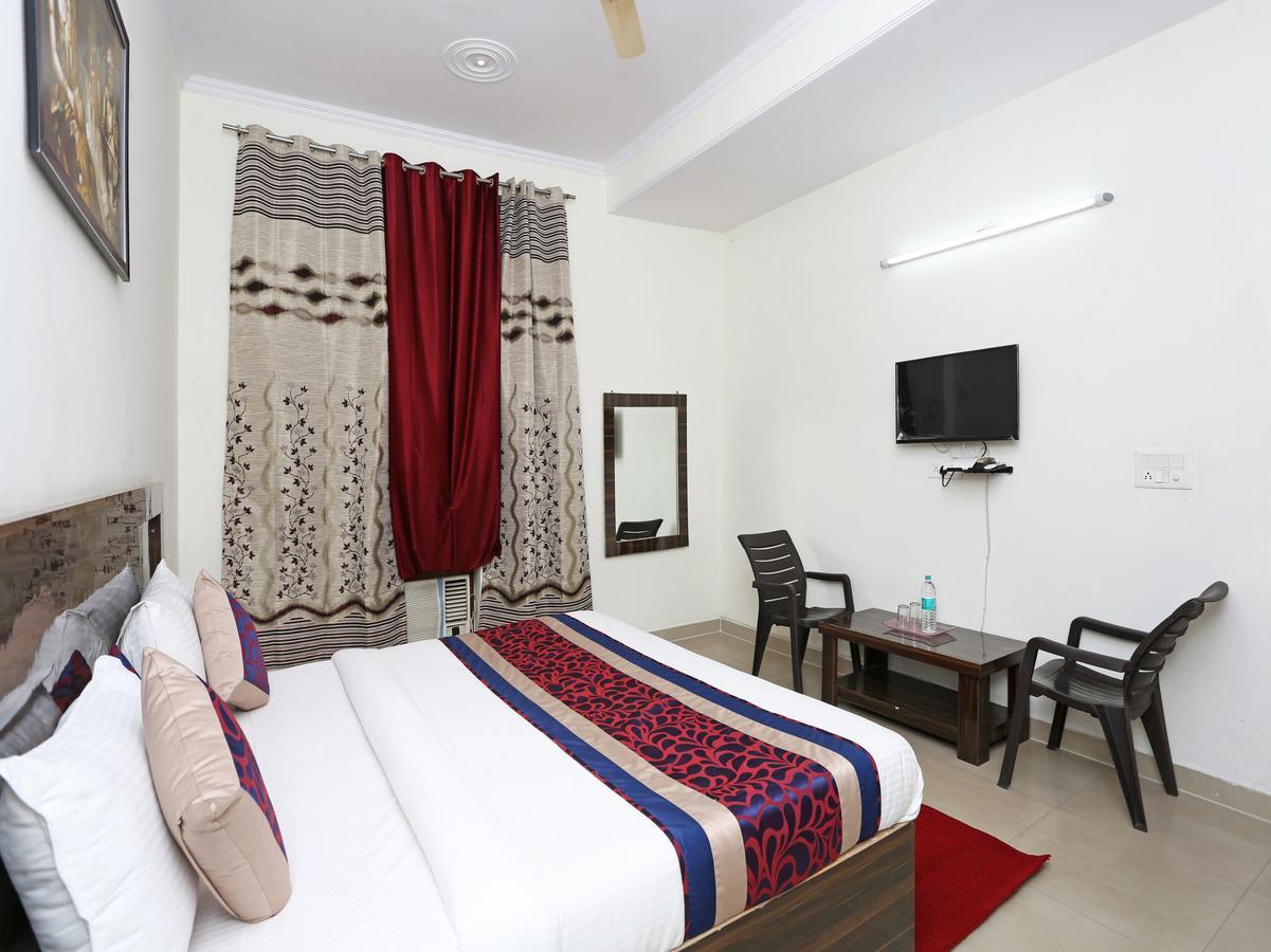 Oyo 8910 Celeste Inn 그레이터 노이다 외부 사진