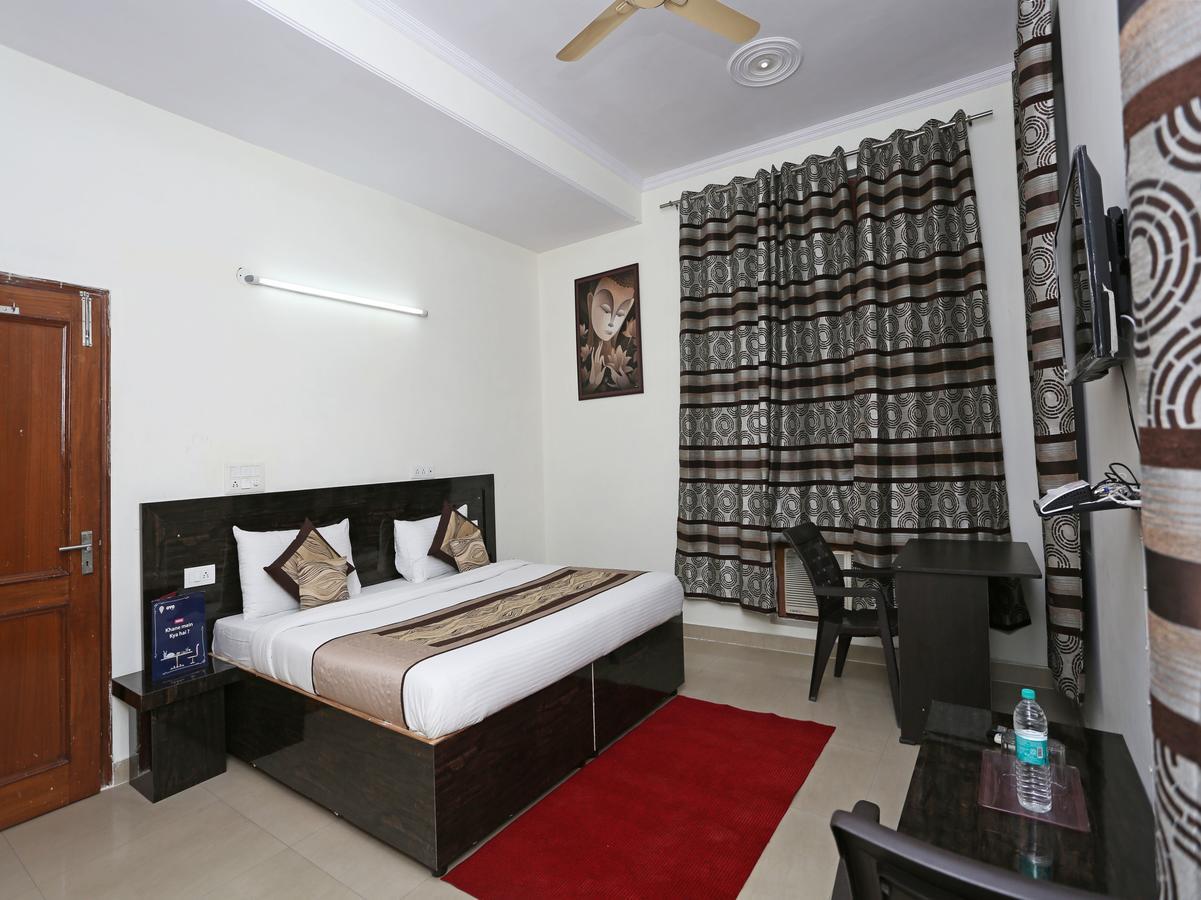 Oyo 8910 Celeste Inn 그레이터 노이다 외부 사진