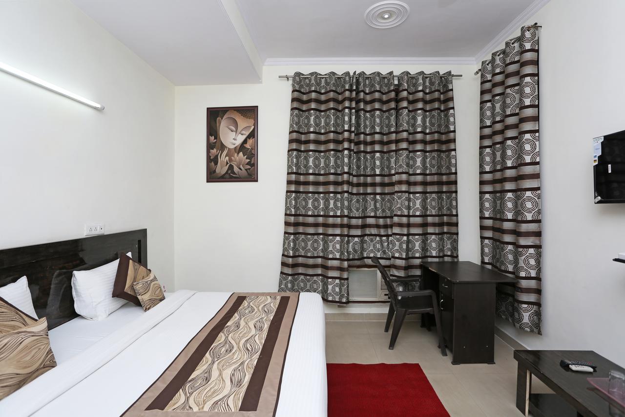 Oyo 8910 Celeste Inn 그레이터 노이다 외부 사진