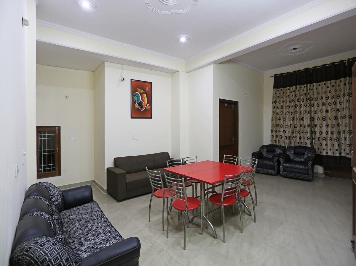 Oyo 8910 Celeste Inn 그레이터 노이다 외부 사진